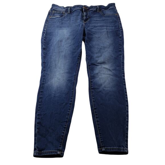 Maurices Jeans Women Plus 18 Regular Mid Rise Blue Skinny Jeans Outdoors 36x28.5 - Picture 1 of 13